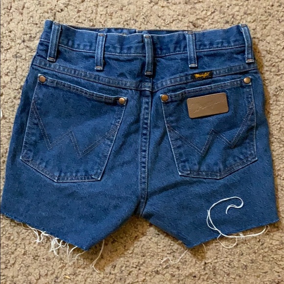 Wrangler Jean Shorts - Picture 2 of 4